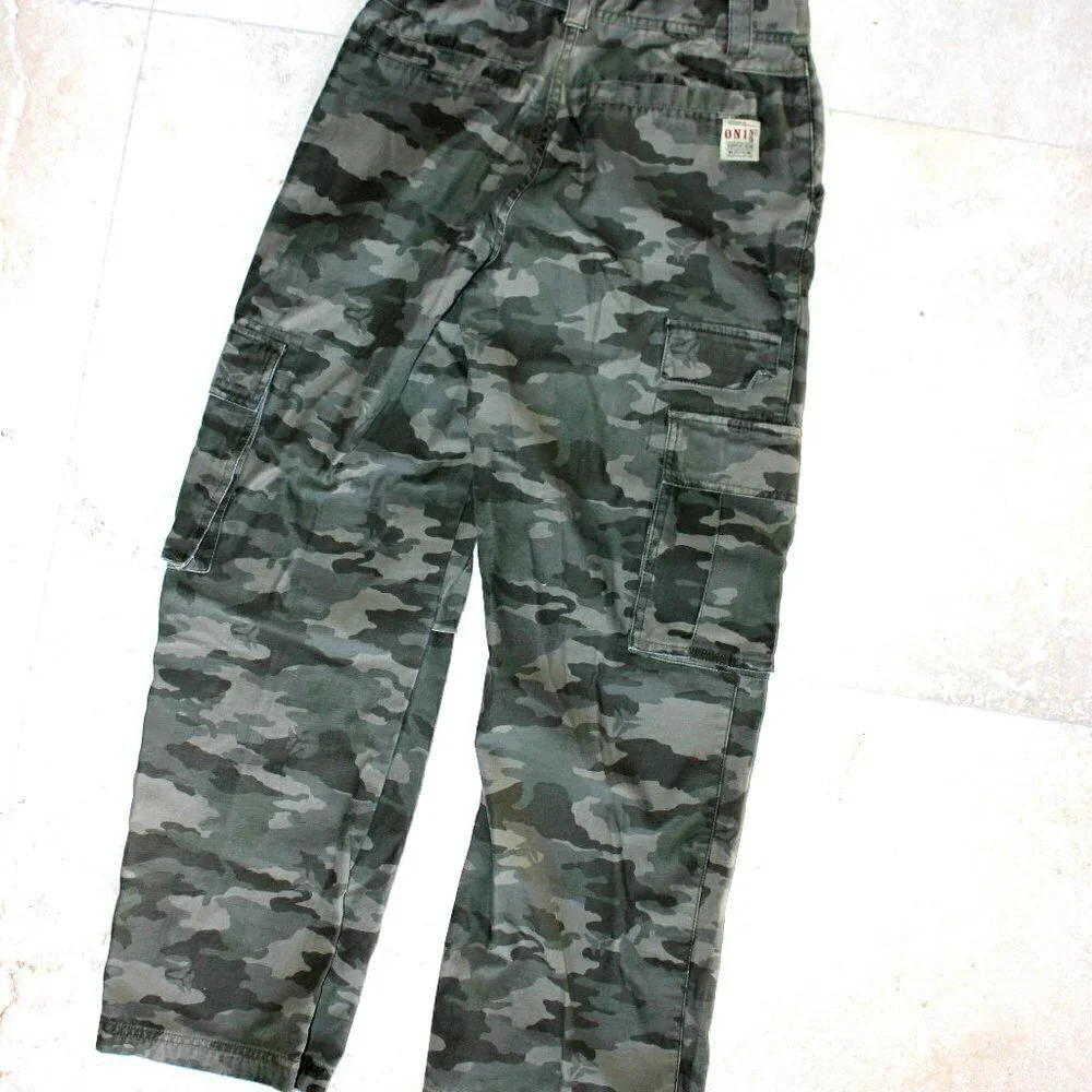 Boys Old Navy Green Olive Camo Camouflage Carpenter Cargo Pants Size 14